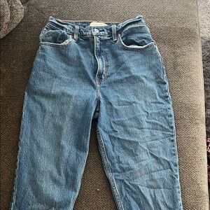 Abercrombie 90’s Straight Ultra High Rise Jean-6 Short